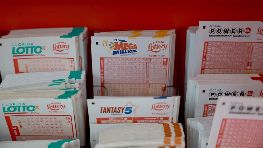 Florida postal employee arrested for stealing winning lottery ticket from mail, cashing it in — CBS Miami, Parkland Real Estate news