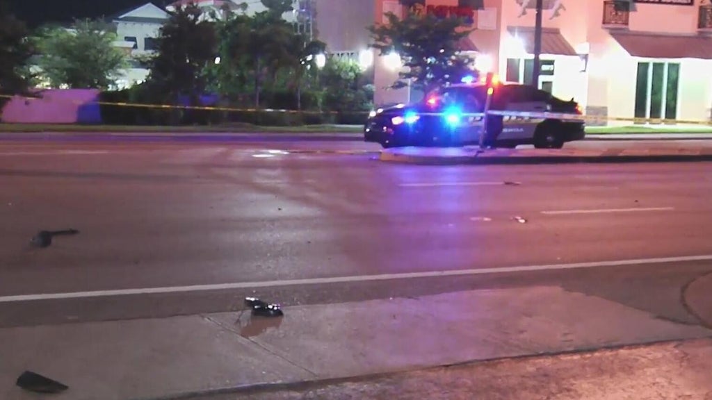 Lauderhill police search for driver after hit-and-run injures man — CBS Miami, Parkland Community news