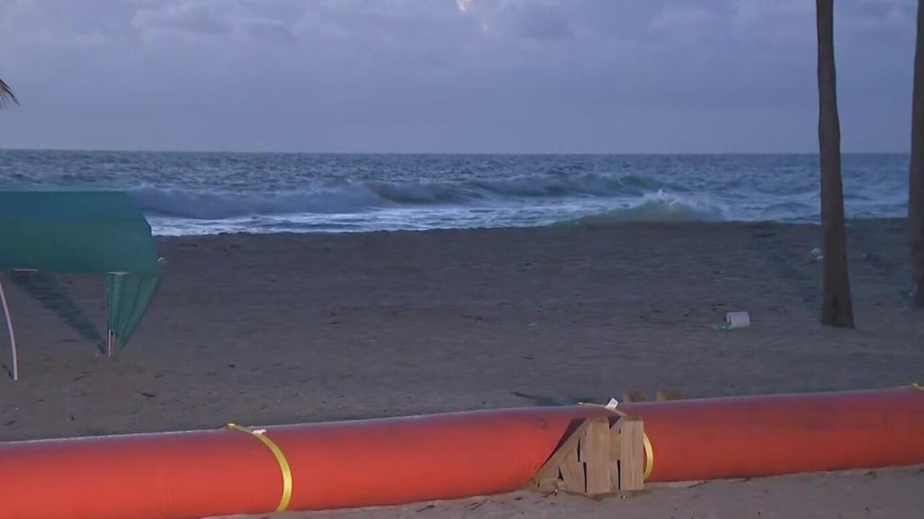 King tides disrupt beachgoers, businesses in Hollywood Beach — CBS Miami, Parkland Dining news