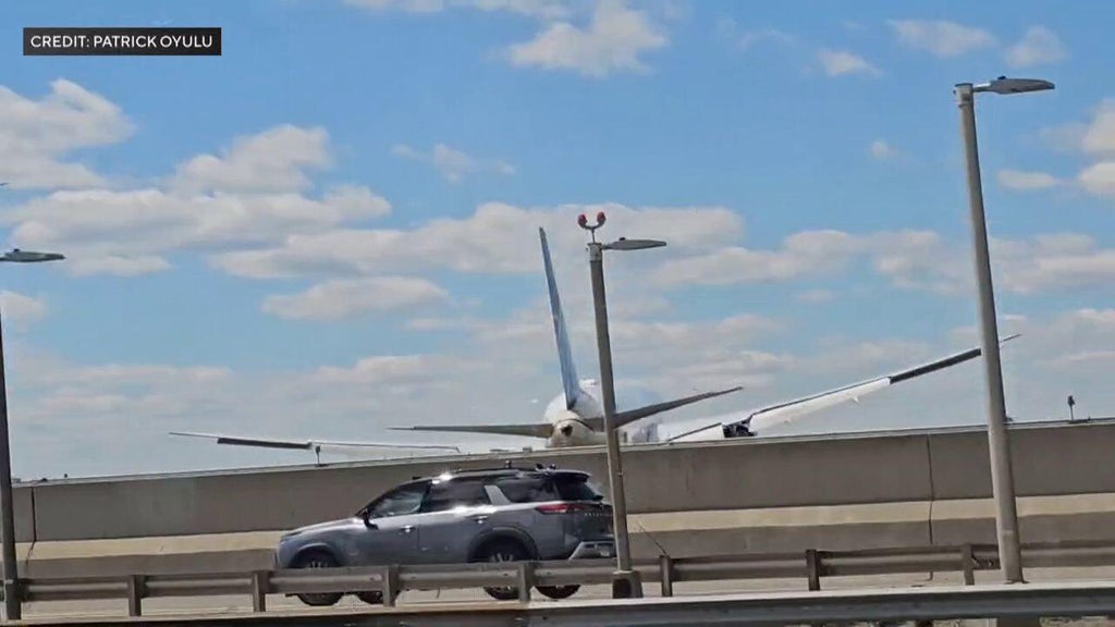 Video shows United flight strike truck on New Jersey Turnpike before landing at Newark Liberty Airport — CBS Miami, Parkland Technology news
