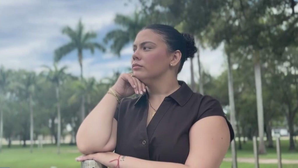 South Florida woman was told she was too young to get mammogram, but she still got breast cancer — CBS Miami, Parkland Community news