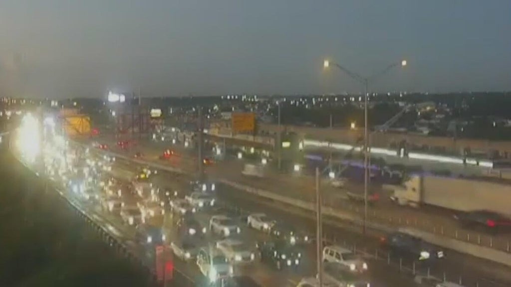 Crash on I-95 in Broward creating traffic nightmare for Monday morning commute — CBS Miami, Parkland Community news