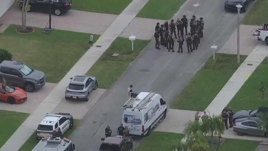 Man shot woman and fatally turned the gun on himself at SW Miami-Dade home, deputies say — CBS Miami, Parkland Community news