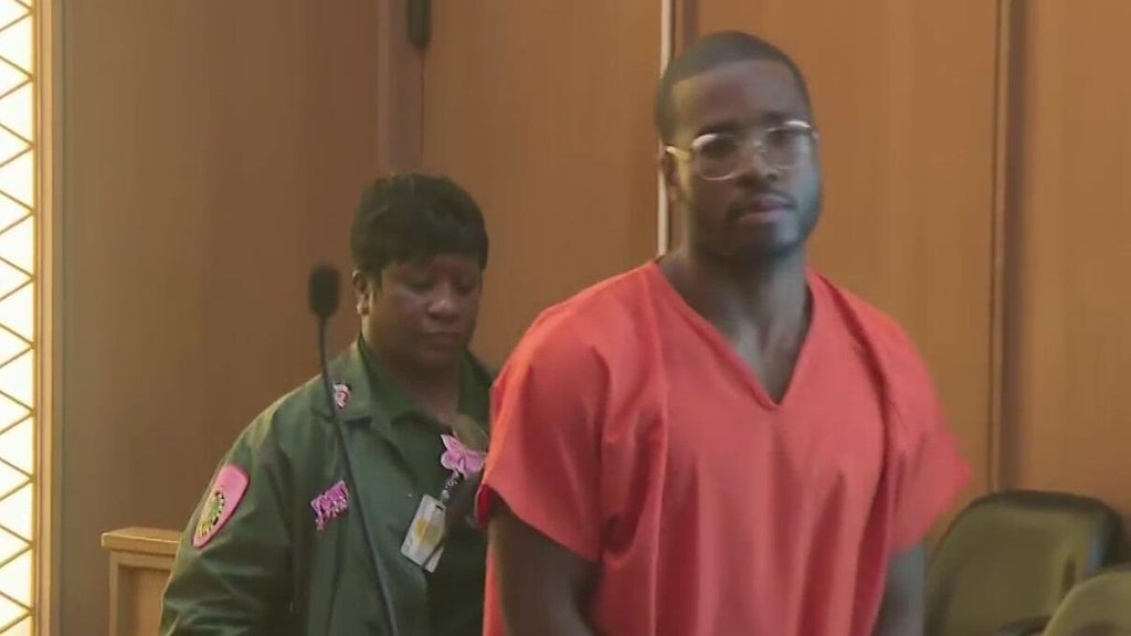 Man convicted of killing Miami Beach tourist begins sentencing trial — CBS Miami, Parkland Community news