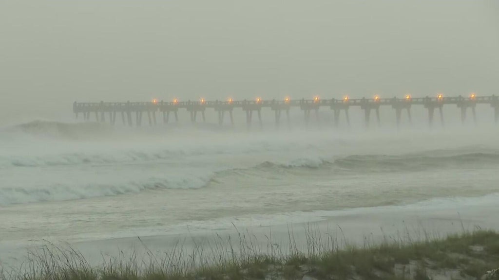 Florida's panhandle braces for Hurricane Isaias as it prepares to make landfall — CBS Miami, Parkland Community news