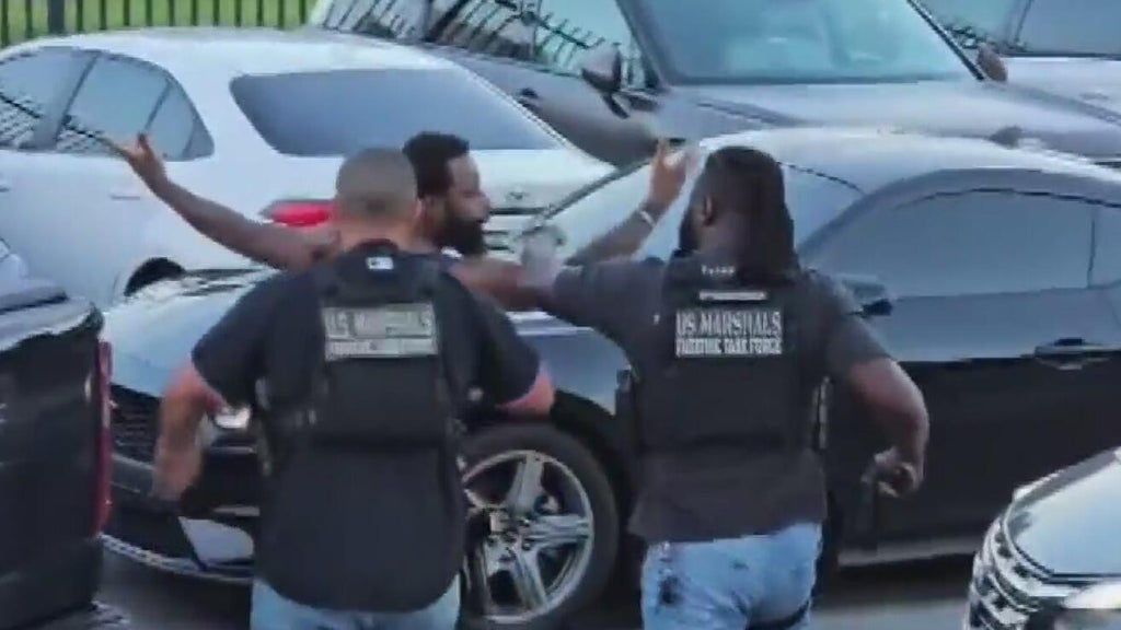 Arrest reports show Dwight Wells and his suspected killer knew each other — CBS Miami, Parkland Community news