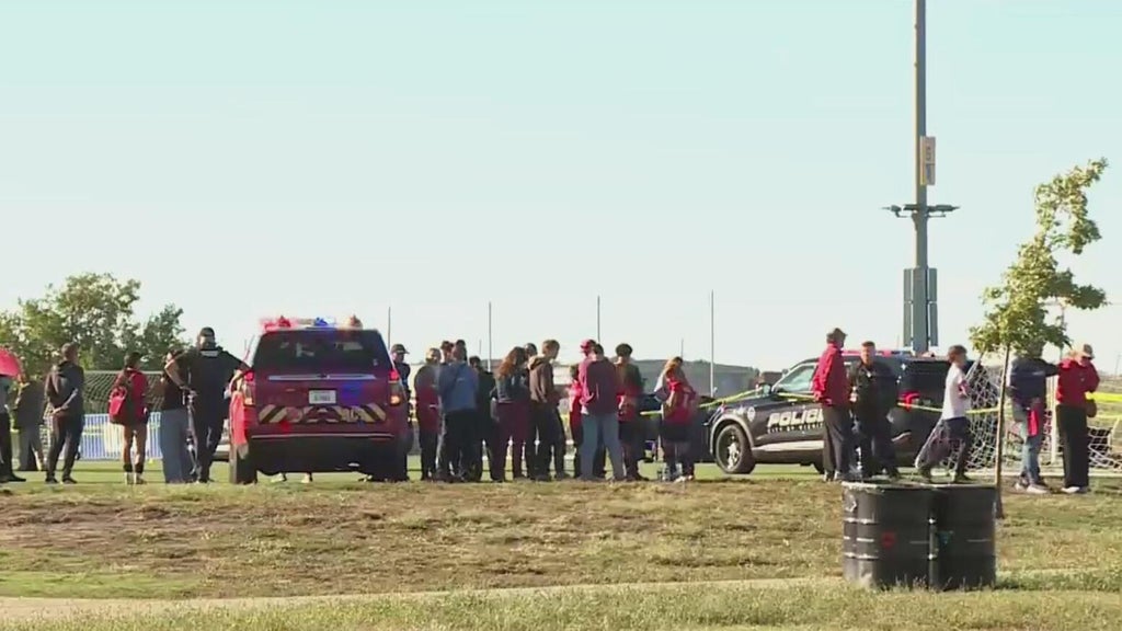 At least 2 killed, several injured after car drives onto Kansas soccer field — CBS Miami, Parkland Sports news