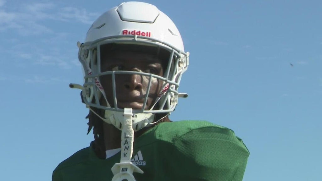 Meet DeMarcus DeRoche, Cardinal Gibbons tight end and Nat Moore Trophy contender — CBS Miami, Parkland Schools news