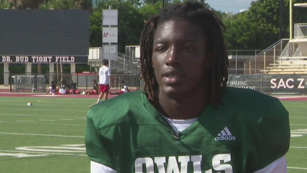 Cardinal Gibbons tight end, DeMarcus DeRoche, is now a Nat Moore nominee — CBS Miami, Parkland Sports news