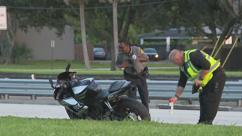 1 dead, 1 injured in motorcycle crash on Sunrise Boulevard near Florida's Turnpike, authorities say — CBS Miami, Parkland Health news