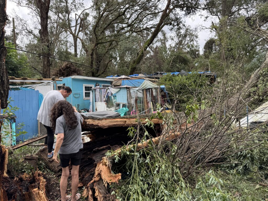 After Hurricane Isaias, neighbors reckon with damage to their homes in Pensacola — Florida Phoenix, Parkland Business news