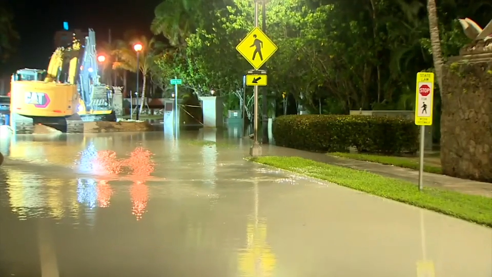 Crews investigate water leak along Las Olas Blvd at Coral Way; no reported service outage — WSVN 7 Broward, Parkland Community news
