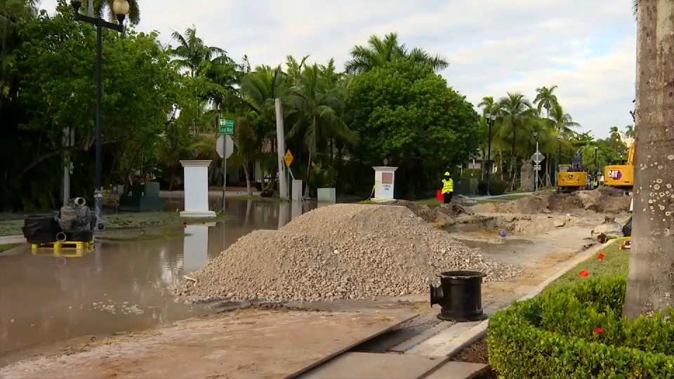 Repairs underway for water leak near Las Olas Blvd at Coral Way — WSVN 7 Broward, Parkland Community news